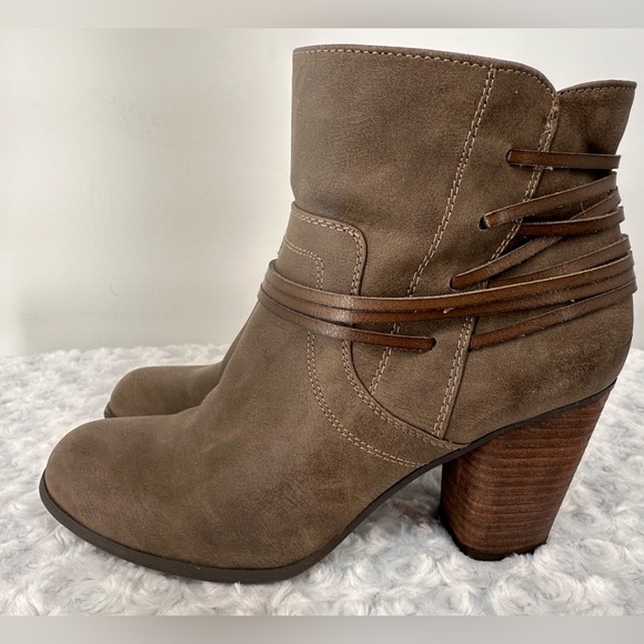 Madden Girl Vegan Leather Brown Taupe Boots - Picture 1 of 10